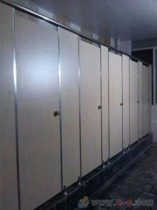 江門(mén)市明美建筑材料廠 專業(yè)打造高品質(zhì)衛(wèi)生間隔斷解決方案